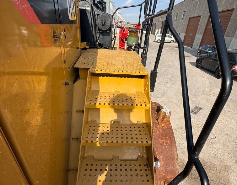 CATERPILLAR  826K **WASTE COMPACTOR**